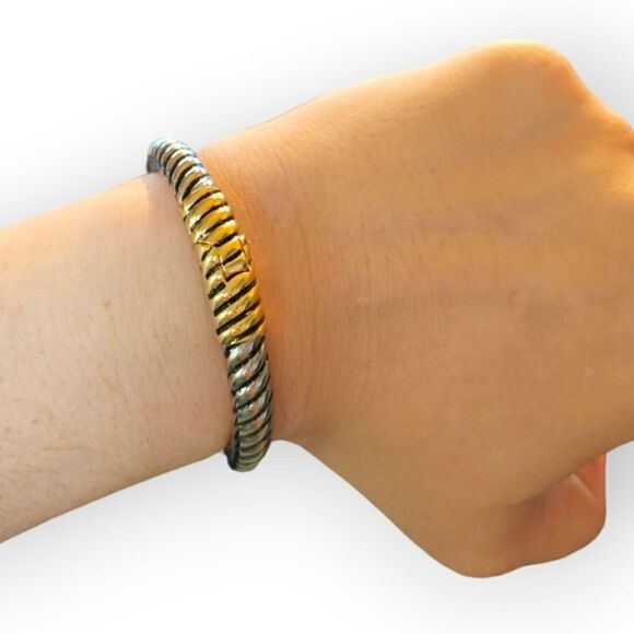 Hinged Classic Cable Cuff Pink Rhinestone End Cap Bracelet - Picture 3 of 8